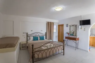 Double room with single bed