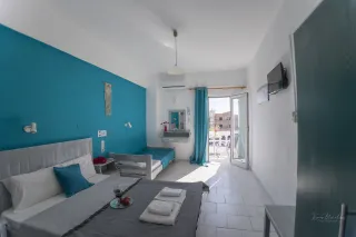 double room with single bed and terrace