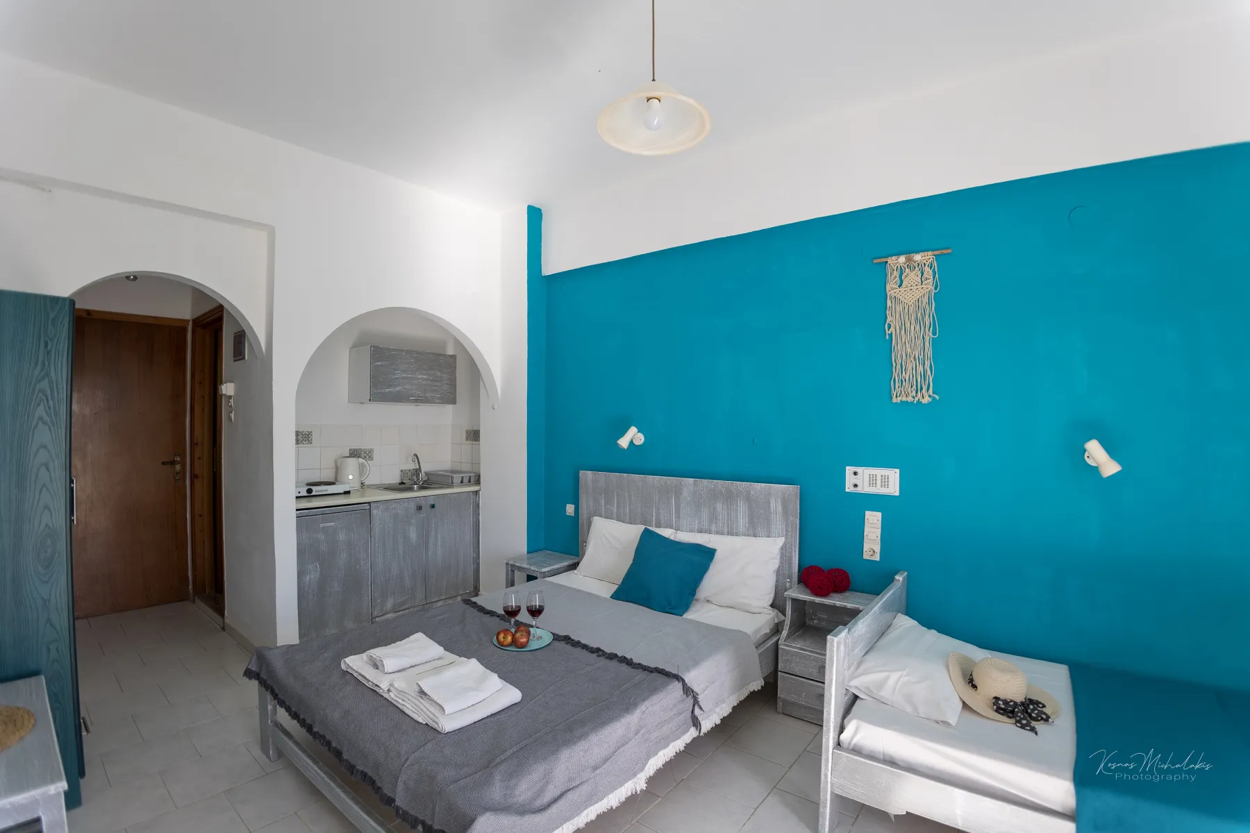 accommodation with terrace crete greece