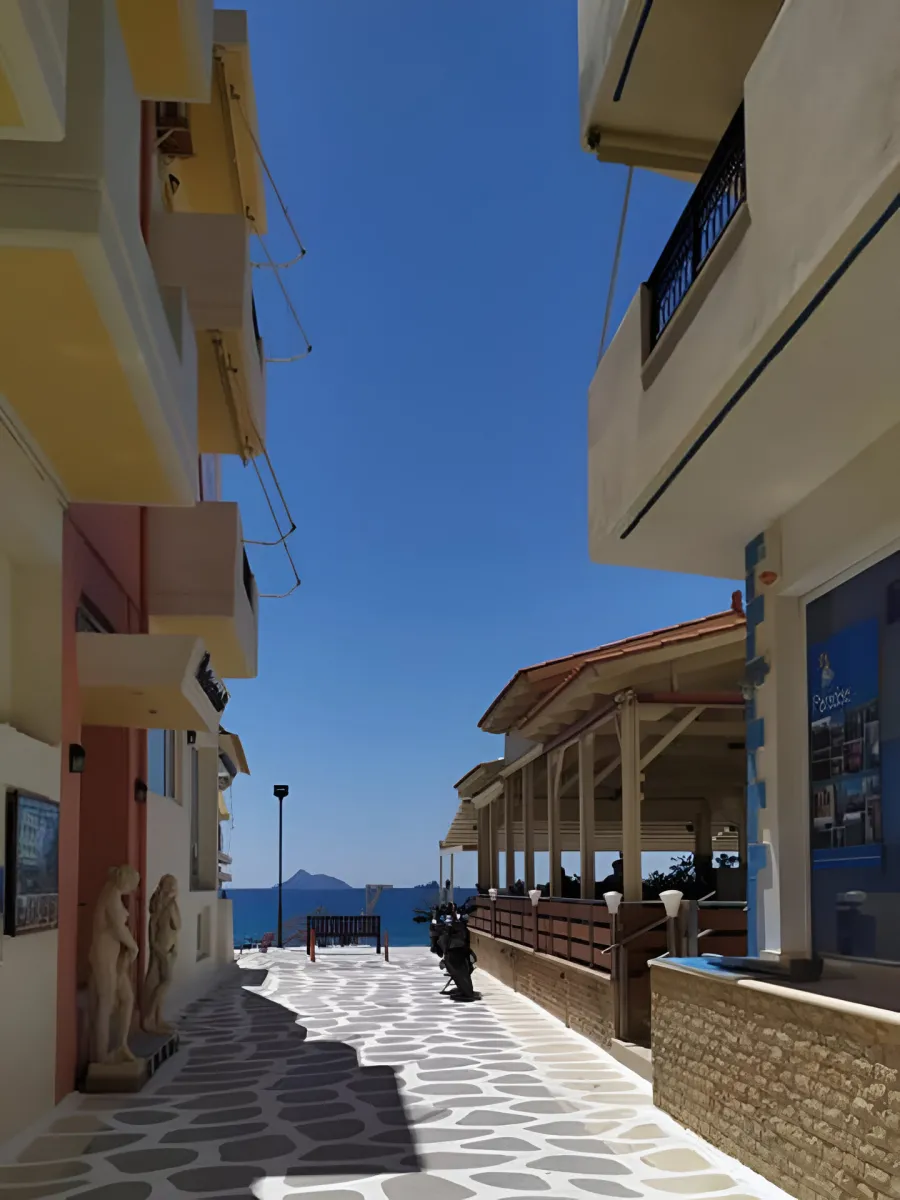 A cento metri dal mare